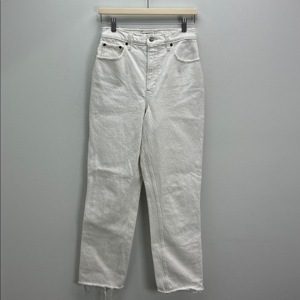 Abercrombie & Fitch The 90s Straight Ultra High Rise Curve Love White Jeans 27 4